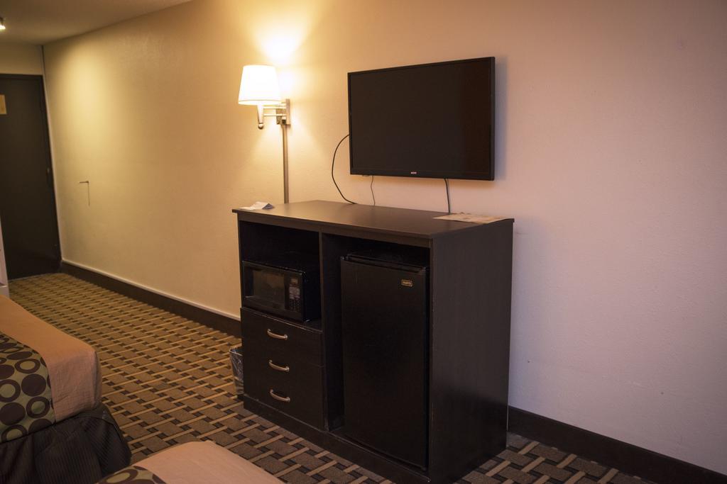 Ahoskie Inn Bagian luar foto